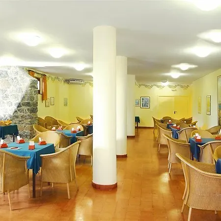 Отель Sporting Baia 4*